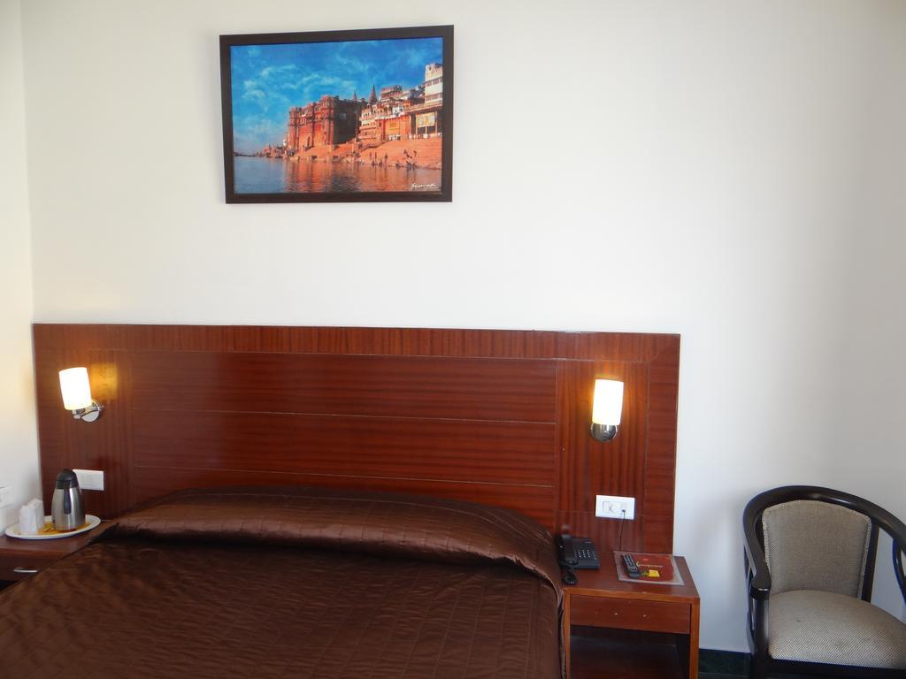 Hotel Janhvi International Bénarès Chambre photo