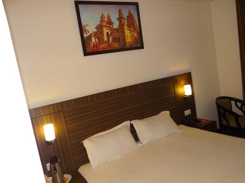 Hotel Janhvi International Bénarès Chambre photo