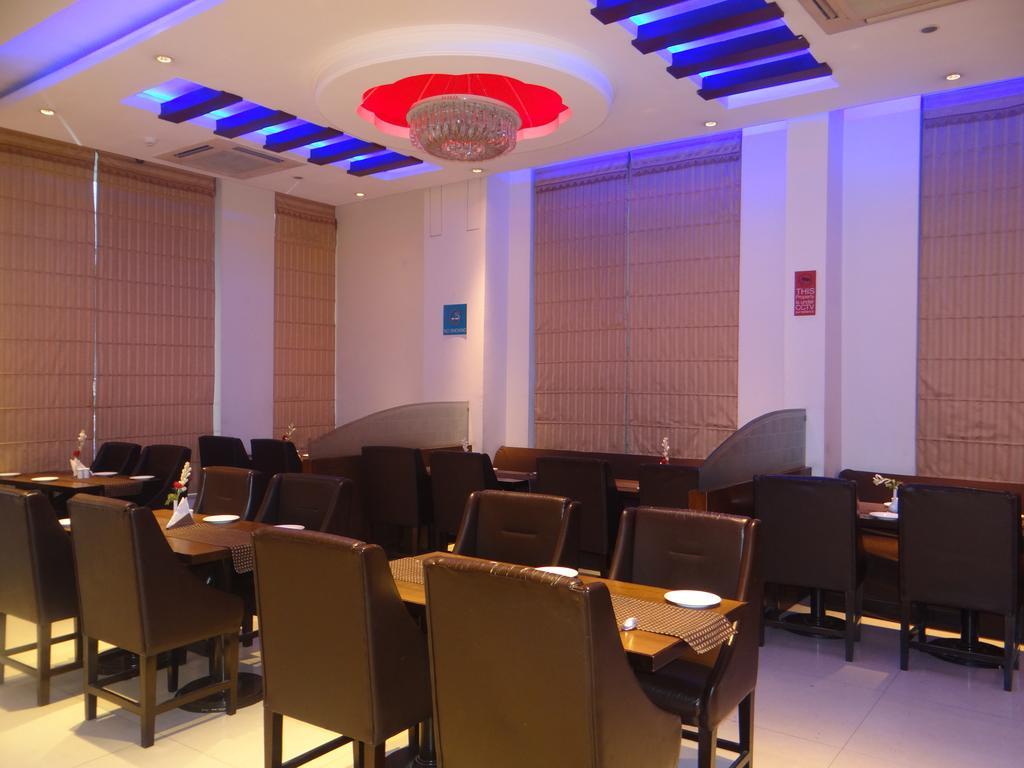 Hotel Janhvi International Bénarès Extérieur photo
