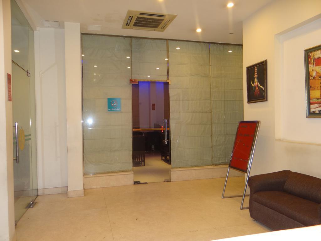 Hotel Janhvi International Bénarès Extérieur photo