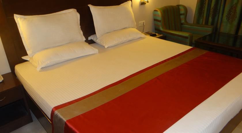 Hotel Janhvi International Bénarès Extérieur photo